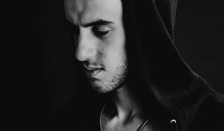 BY.LL. pubblica il video di "White page"