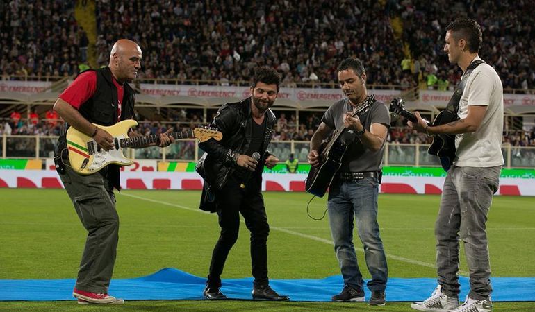 Francesco Guasti canta davanti a 40.000 persone