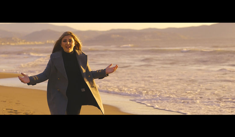 Aryarca torna con il suo nuovo video: "Baciami"