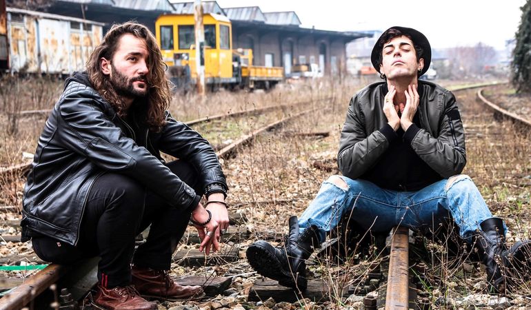 Disponibile in digital download e su tutte le piattaforme streaming “TJS”, il disco d’esordio dell’omonimo duo