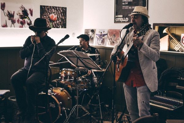 Trio Canaia @ Blue Moons